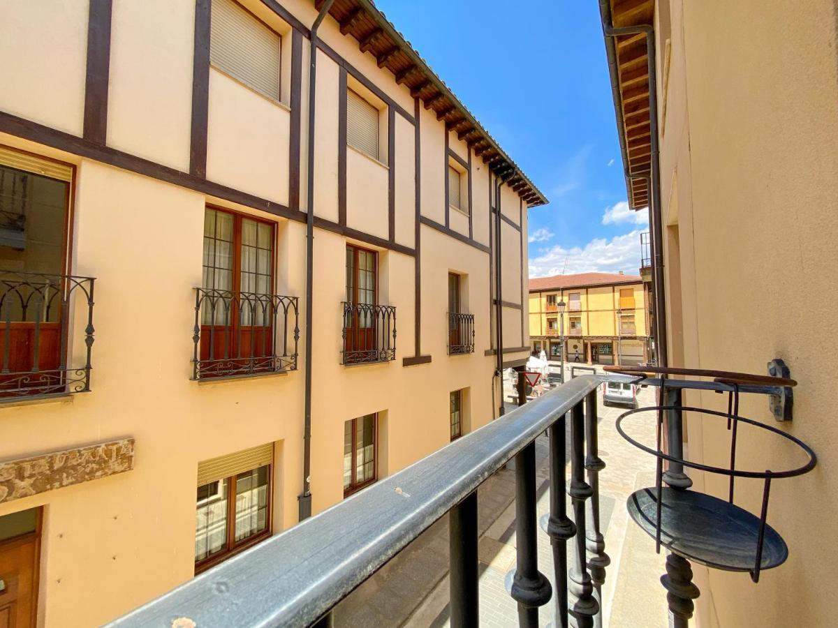 Vivienda Turistica Los Leones Berlanga de Duero Exterior photo